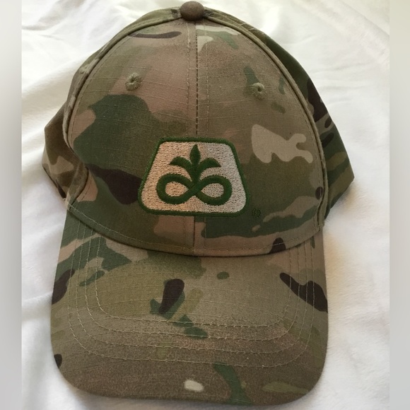 PIONEER Other - Pioneer Seeds Adjustable Camo Baseball Cap NWOT